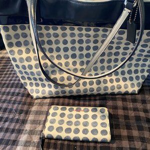 Coach White/Blue Painted Dot Canvas Shoulder Tote w/matching Wristlet Wallet